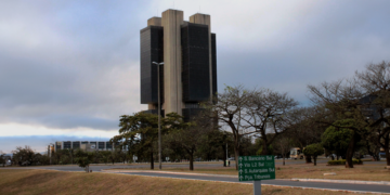 BC confirma sinalização de corte de juros em março, mas não dá pistas sobre tamanho do ciclo 10 BC confirma sinalização de corte de juros em março, mas não dá pistas sobre tamanho do ciclo