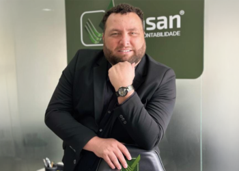 Luis Felipe Bezerra Pinto é graduado em Ciências Contábeis; Especialisata em Terceiro Setor; Mestrando em Gestão de Cooperativas e Entidades Complexas e Plurais – PUCPR.