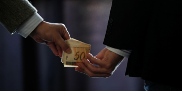 Brasil mantém desempenho baixo e segue abaixo da média global em índice de corrupção