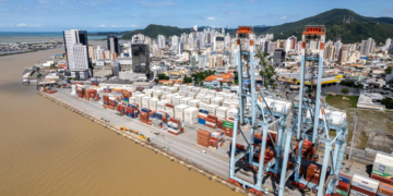 Nova política tarifária dos EUA redefine cobranças sobre exportações brasileiras