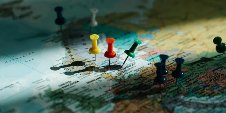 Cooperativismo debate limites institucionais diante de regimes autoritários