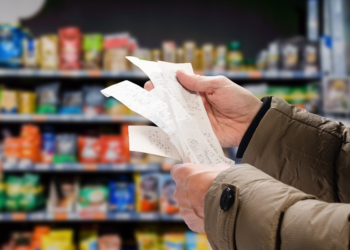 Guerra no Irã pressiona inflação e mercado financeiro sobe projeções para juros em 2026