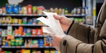 Guerra no Irã pressiona inflação e mercado financeiro sobe projeções para juros em 2026