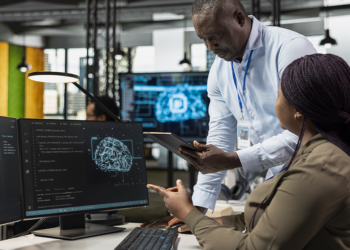 CEOs de IA adotam tecnologia como extensão do trabalho e contratam especialistas para democratizar uso nas equipes