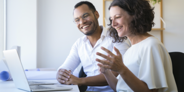IA ganha espaço na gestão de equipes remotas diante da sobrecarga no trabalho
