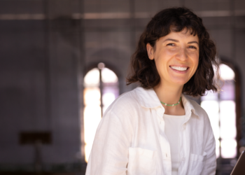 Trabalho híbrido fortalece carreiras femininas e eleva produtividade em até 12%, revela estudo