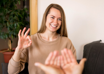 Sistema Unimed ultrapassa o marco de 26 milhões de palavras traduzidas em Libras em seus canais digitais