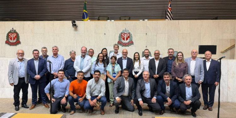 Cooperativas visitam Alesp em Programa de Educação Política