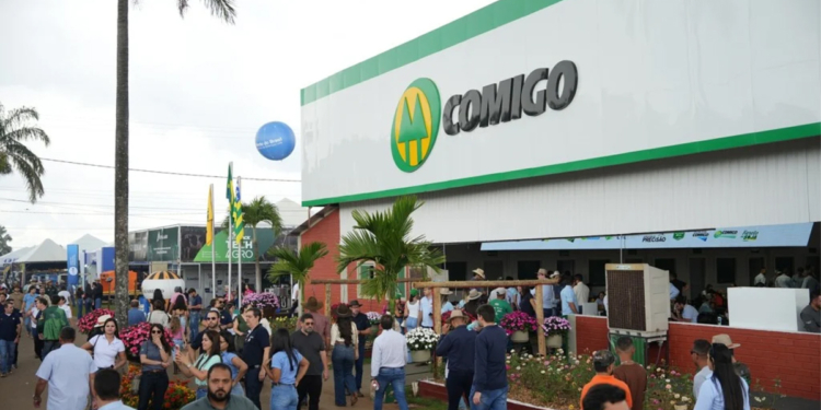 Cooperativas de crédito ganham espaço na Tecnoshow COMIGO 2026 em cenário de recessão no campo