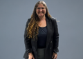 Michele Catarine é jornalista com experiência em comunicação institucional
