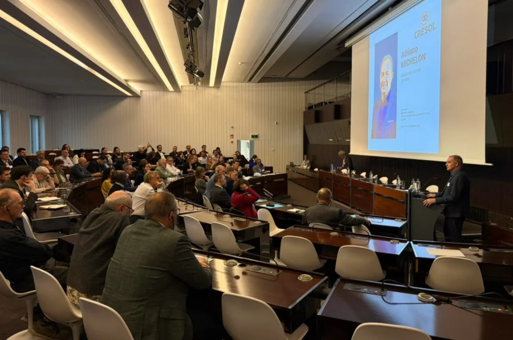 Cresol Trias Evento cooperacao internacional 7 rmhs1gi8z7twwc4tklix0bkaz322j9jg6gvxfv1u2k