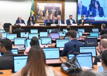 Setor produtivo defende negociação coletiva como saída para redução de jornada e fim da escala 6x1