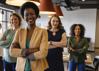 Liderança feminina ganha papel estratégico na redução de afastamentos por saúde mental