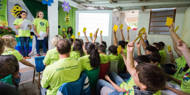 Escola de Sinimbu (RS) comemora uma década de cooperativismo escolar com apoio do Sicredi Vale do Rio Pardo