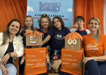 Cresol alcança 432 municípios e 700 escolas com projetos educação financeira e cooperativismo em 2025