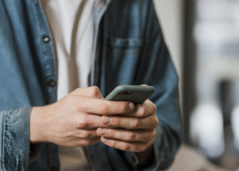 Governança Digital: Ubots apresenta guia estratégico para evitar bloqueios no WhatsApp Business em 2026