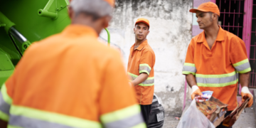Cooperativas de reciclagem geram renda e inclusão social para famílias de catadores em Alagoas 8 Cooperativas de reciclagem geram renda e inclusão social para famílias de catadores em Alagoas