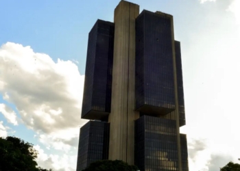 Mercado eleva previsão da inflação para 5,04% este ano
