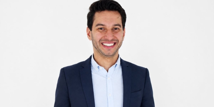 Serviços na nuvem e IA aumentam a importância da rede de longa distância gerenciada por software - Filipe Sulprino é Especialista de Produtos da Deutsche Telekom 1 Filipe Sulprino Batista é Especialista de Produtos da Deutsche Telekom Global Business Solutions