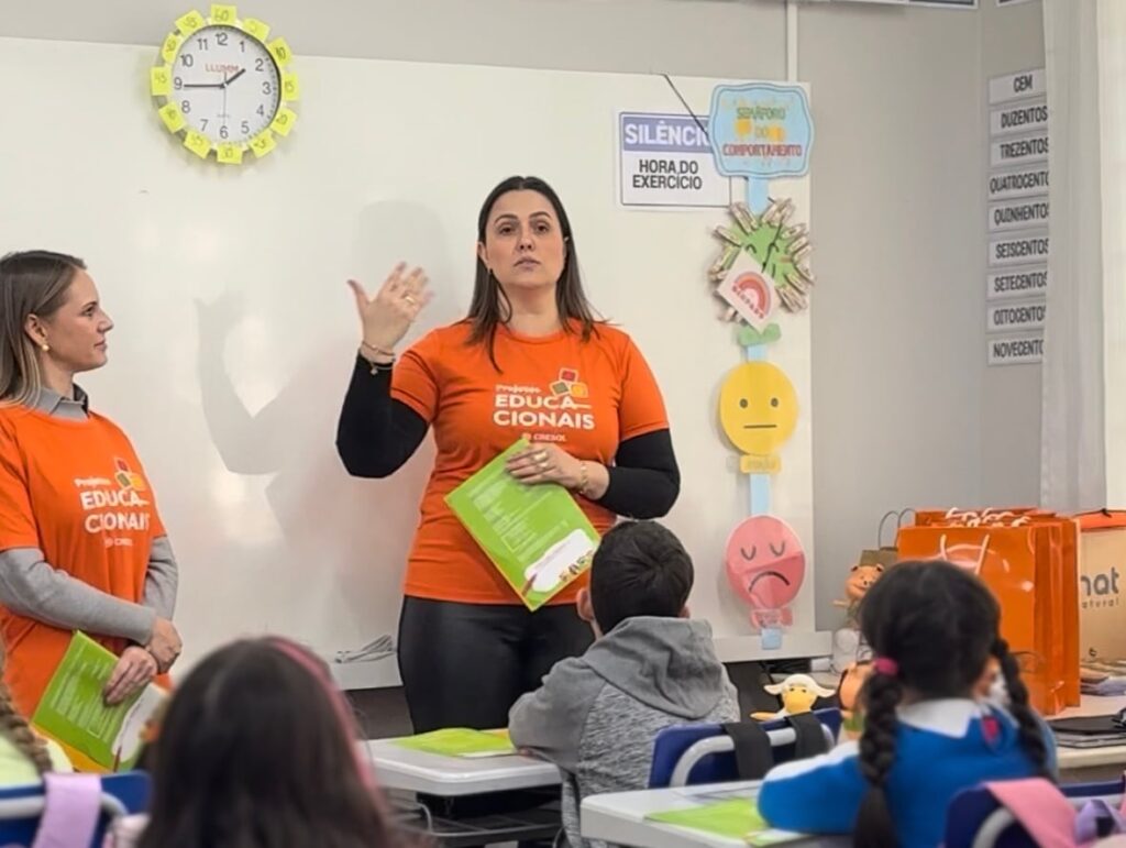 A Cresol conduz bate papos sobre educacao financeira durante a Senef 1