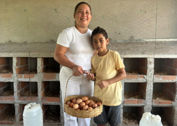 Cooperativas lideradas por mulheres geram renda e autonomia para mães no sertão de Alagoas