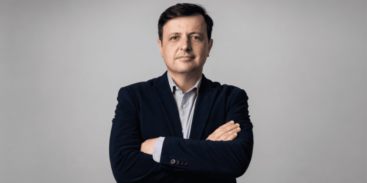 Scharles Rampelotti é Diretor de Operações/Negócios da Ailos Cooperativa Únilos