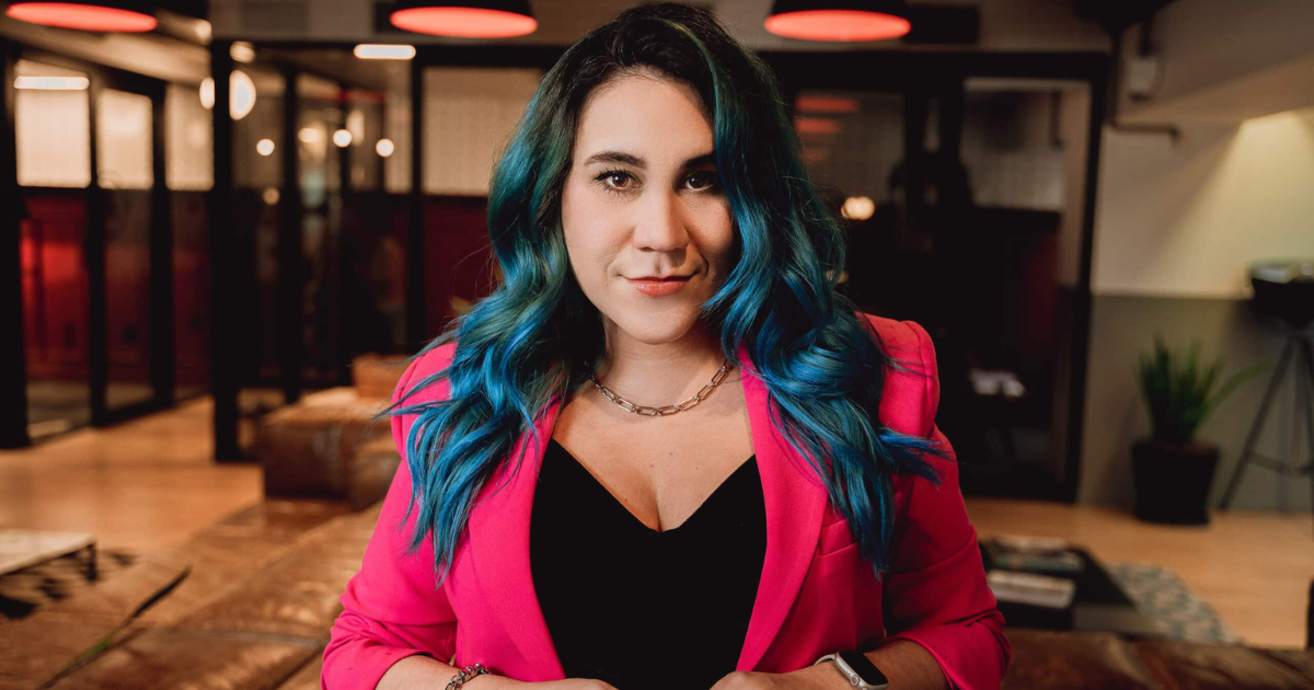 A gente compra online, mas não aprendeu a comprar ao vivo - Cynthya Rodrigues é Professora de pós-graduação em game 1 Cynthya Rodrigues é Professora de pós-graduação em game