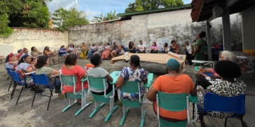 Cooperativa quilombola do MA produz vassouras ecológicas em programa da Fenae de ampliação da autonomia feminina