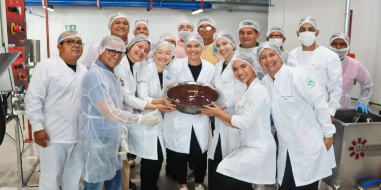 Parque de Bioeconomia da Amazônia fortalece cooperativas com curso de beneficiamento de polpas de frutas no Pará