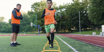Sicredi e Visa levam ação social a 40 cidades para beneficiar 6,4 mil crianças e adolescentes com esporte