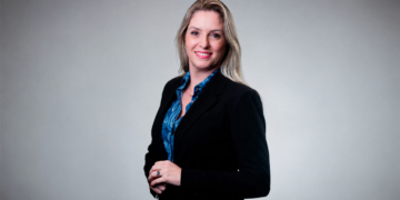 Jacqueline Izabel é diretora comercial do Canal Sicredi da Mapfre