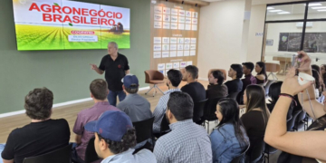 Jovens líderes da Cooperativa Comigo discutem inovação e governança durante visita técnica à Coopavel