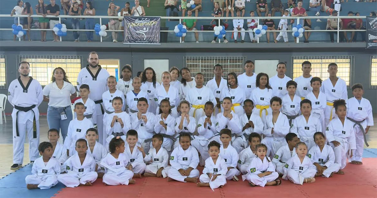 Cooperativas de São Gabriel da Palha (ES) apoiam taekwondo, futsal e oficinas para 250 crianças em projetos sociais