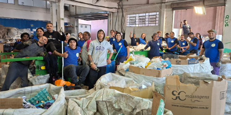 Cooperativas de reciclagem processam 3 mil toneladas de recicláveis por mês com capacitação do Sebrae/PR 1 Cooperativas de reciclagem processam 3 mil toneladas de recicláveis por mês com capacitação do Sebrae/PR