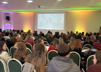 Sicredi Pioneira discute comunicação e segurança psicológica em formação de lideranças educaionais