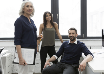 Apenas 30% das empresas familiares chegam à 3ª geração com sucessão estruturada e governança clara 2 Apenas 30% das empresas familiares chegam à 3ª geração com sucessão estruturada e governança clara