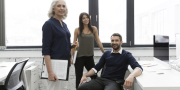Apenas 30% das empresas familiares chegam à 3ª geração com sucessão estruturada e governança clara 9 Apenas 30% das empresas familiares chegam à 3ª geração com sucessão estruturada e governança clara