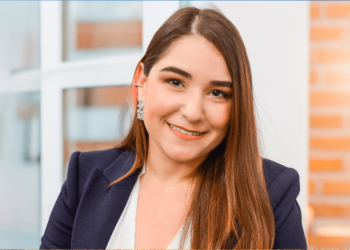 Os processos invisíveis que ameaçam a concessão de crédito no Brasil - Juliana Quinto é Gerente de Marketing da Access para Latam 2 Juliana Bauer Lomonaco Quinto é Gerente de Marketing da Access para Latam