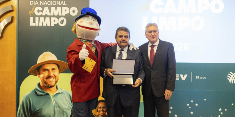 Sistema OCB recebe homenagem por compromisso com sustentabilidade 1 Sistema OCB recebe homenagem por compromisso com sustentabilidade. Foto: Wenderson Araujo/Trilux