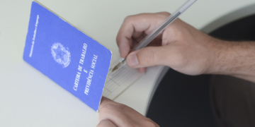 Desemprego recua a 5,3% com recorde de 103,3 milhões de trabalhadores ocupados 8 Desemprego recua a 5,3% com recorde de 103,3 milhões de trabalhadores ocupados