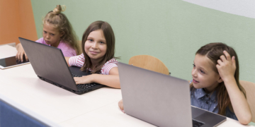 Uso de IA na Escola Cooperação vira case de sucesso no InovaCoop