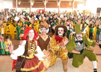 Programa Cooperar para Crescer amplia acesso de 1,5 mil crianças do estado à cultura com peça de teatro 2 Programa Cooperar para Crescer amplia acesso de 1,5 mil crianças do estado à cultura com peça de teatro