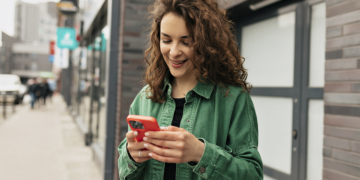 Sicredi lança canal no WhatsApp para apresentar análises econômicas e de investimentos
