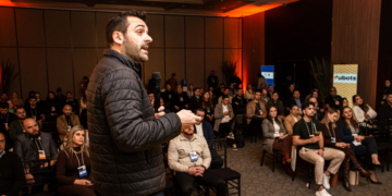 Uma viagem no tempo no Ubots Summit 2026: 10 anos de evolução, IA e o futuro do relacionamento no cooperativismo