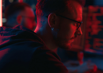 Criminosos usam IA para clonar identidades e ampliar fraudes digitais, aponta estudo 2 Criminosos usam IA para clonar identidades e ampliar fraudes digitais, aponta estudo
