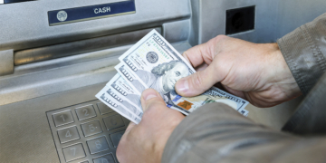 Dólar cai a R$ 5,08 e atinge menor valor em um mês 8 Dólar cai a R$ 5,08 e atinge menor valor em um mês
