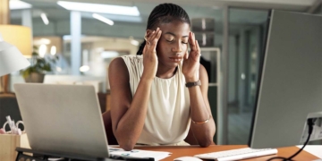 Inteligência emocional pode aumentar sobrecarga em ambientes de trabalho disfuncionais 10 Inteligência emocional pode aumentar sobrecarga em ambientes de trabalho disfuncionais