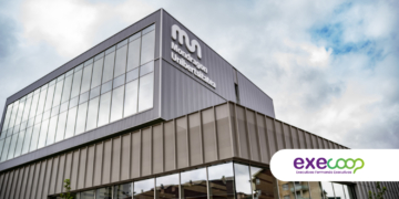 Eles construíram a escola antes de construir a fábrica. Hoje faturam 11,3 bilhões de euros