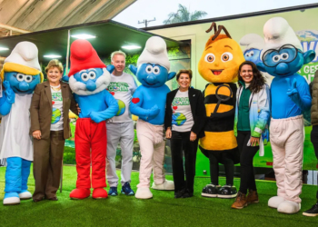 Sicredi e Smurfs transformam sustentabilidade em experiência para crianças em parceria inédita no Brasil
