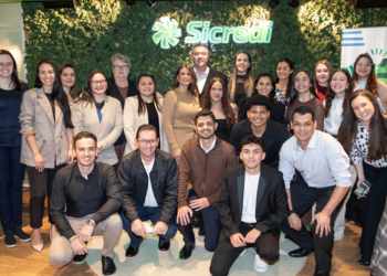 Turma de 23 alunos que acaba de concluir a formação do Sicredi em parceria com a FEBRABAN 
Divulgação/Sicredi